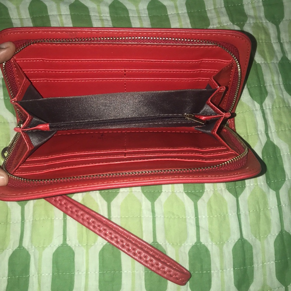 Red faux leather wallet - Picture 2 of 2